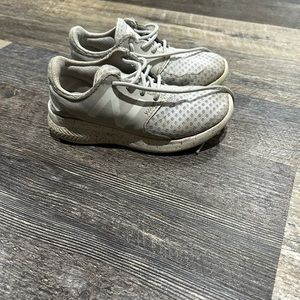 Little girls new balance shoes